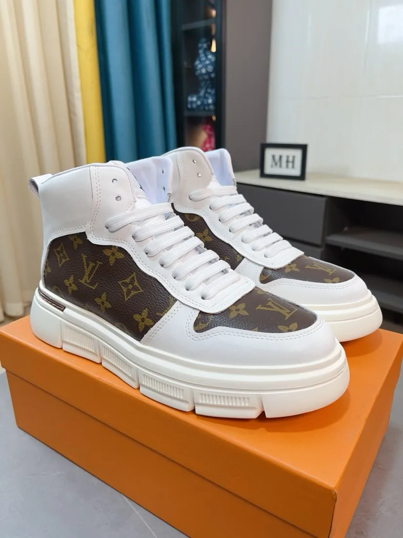 Men's shoes 💰440🌹🌹GUCCI [Gucci] New high-top men's shoes, a high-end brand, the latest fashionable casual men's shoes, trendy and versatile, relaxed and sporty style, uppers imported from Italy, first-layer cowhide, genuine leather lining, and ultra-fine workmanship. Original personalized fashionable rubber wear-resistant outsole, light and comfortable on the foot, size 38-44